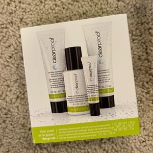 New in Box Mary Kay CLEARPROOF System On the Go